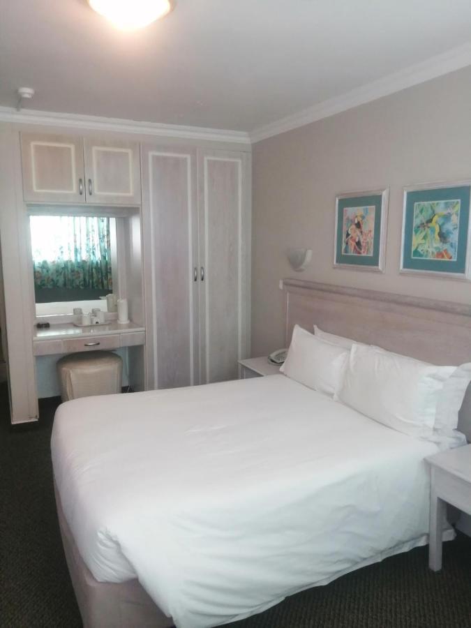 La Mercy Beach Hotel Extérieur photo