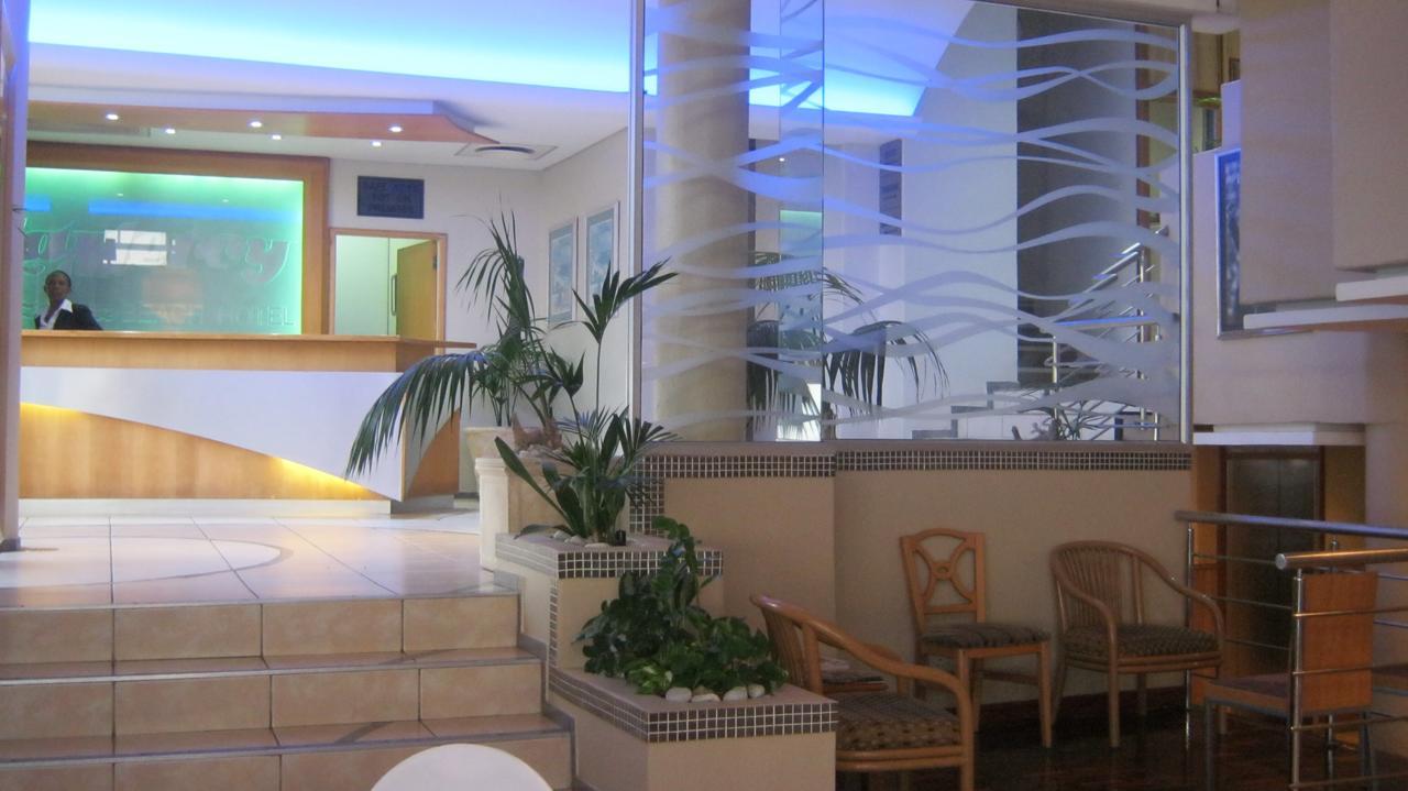 La Mercy Beach Hotel Extérieur photo